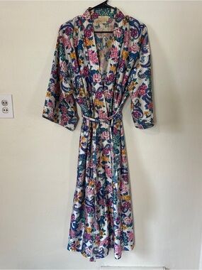 Vintage Cachet Cream Robe with Pink, Teal & Purple Floral Print